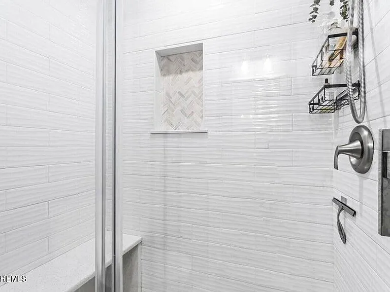 15 Weller Pl — Photo 14