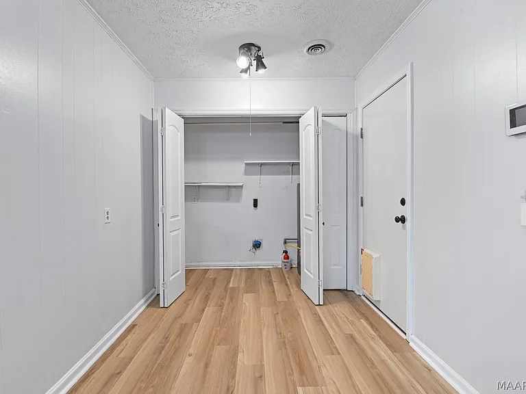 111 Lori St — Photo 15