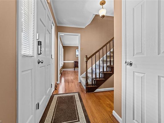 3rd image of 2616 Baytree Dr