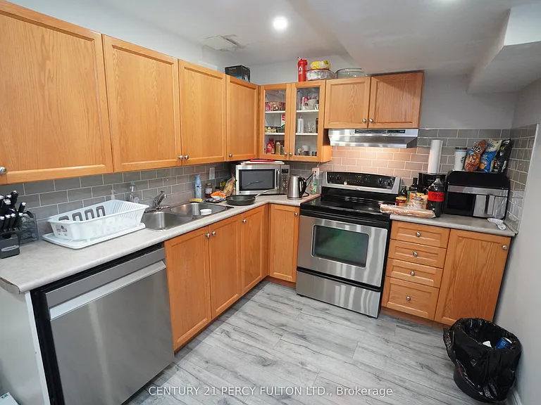 176 Alfred Smith Way — Photo 2