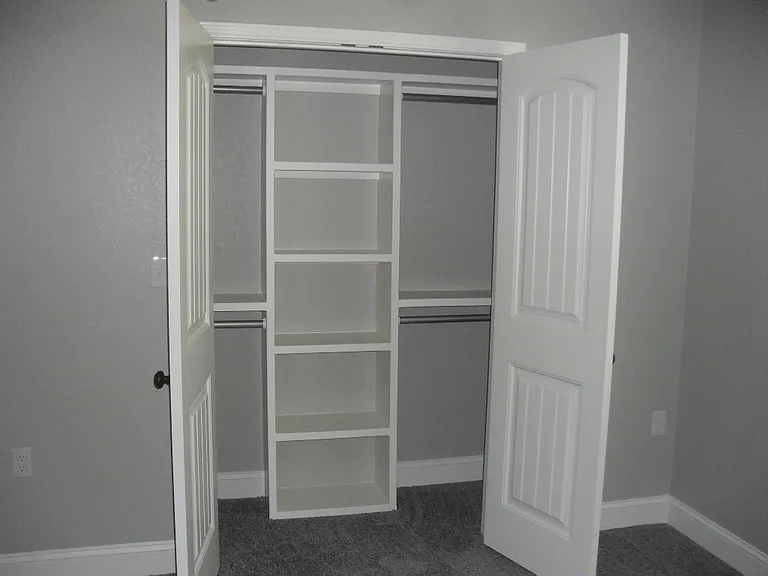 801 W Spruce Ave — Photo 7