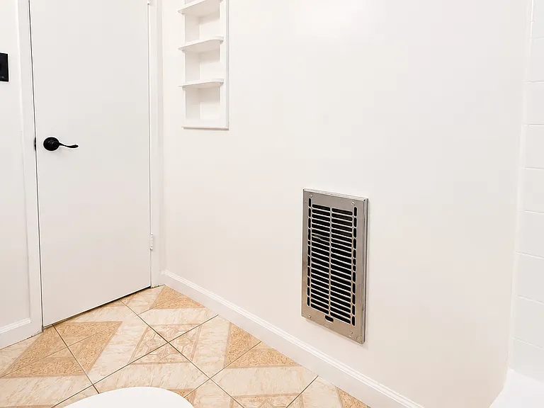 528 S Harvard Blvd #11 — Photo 10