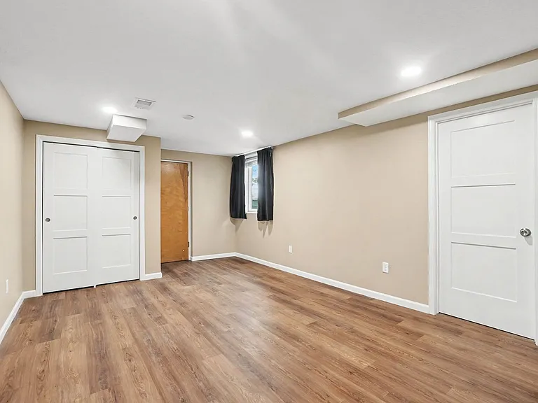 6767 Military Ave — Photo 14
