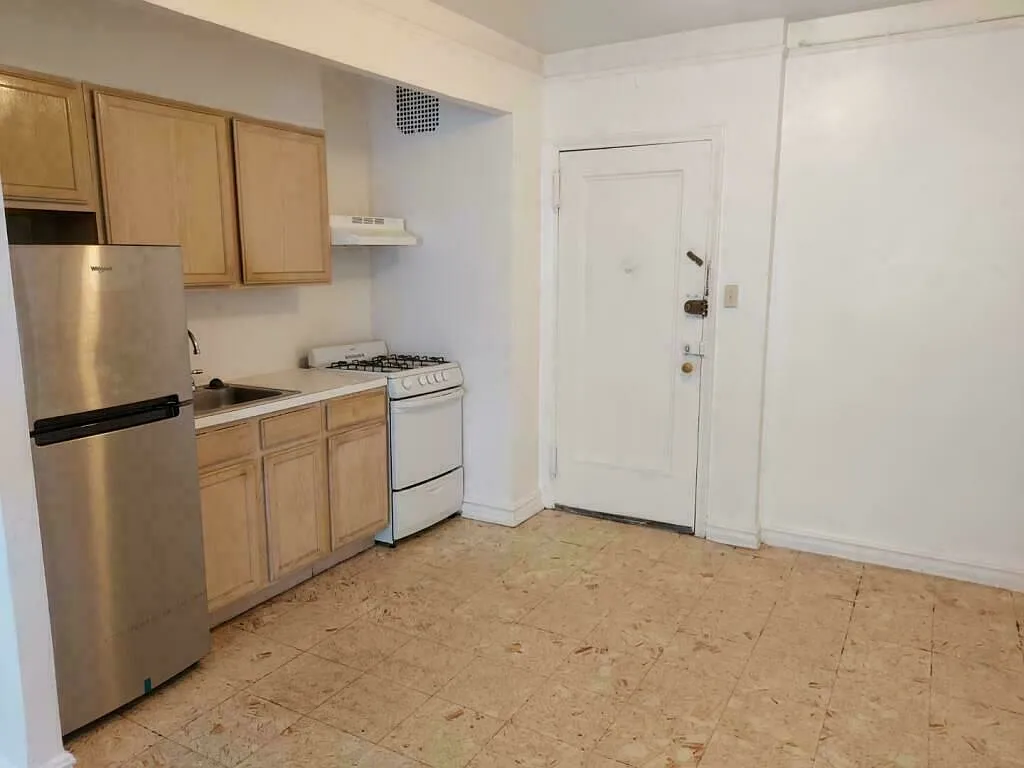 10010 67th Rd APT 5A photo 1