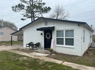 713 3rd St, Caddo, OK 74729