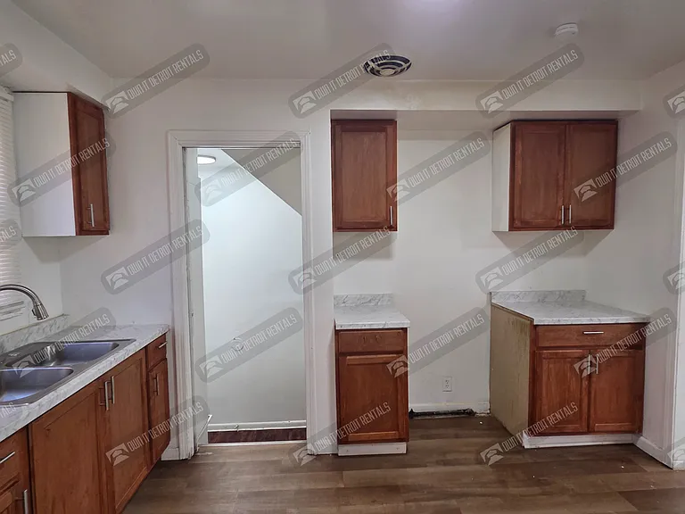 11781 Kilbourne St — Photo 15
