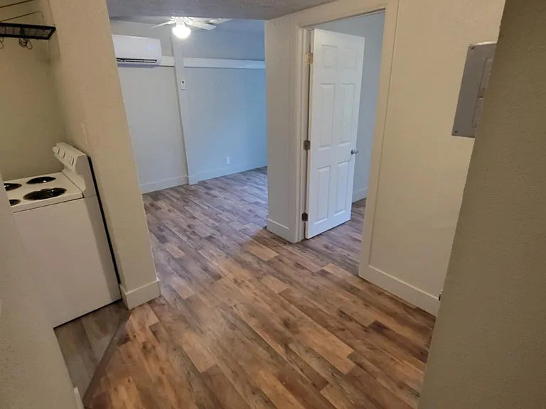 1402 S Main St #2C — Photo 8