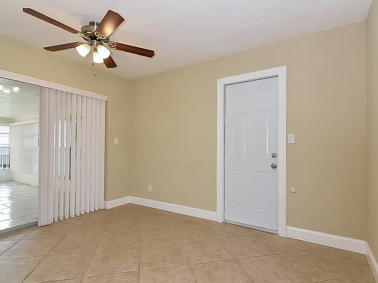 4404 Sawgrass Blvd — Photo 11