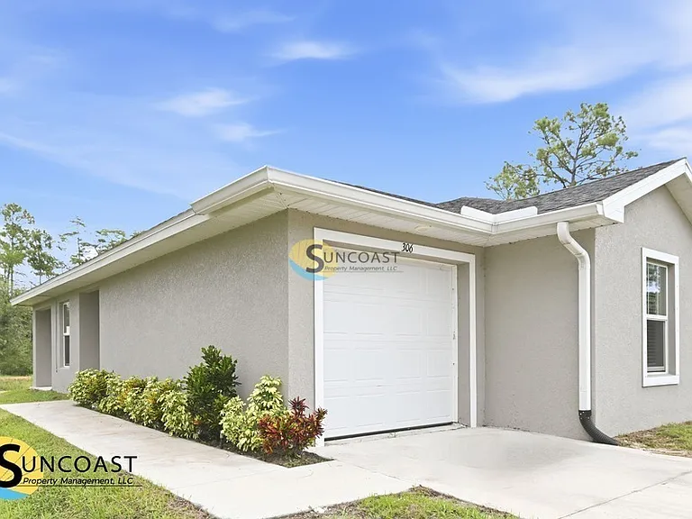 306 Urbana St — Photo 3