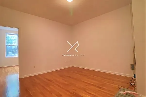 Rented by Yaffa Realty LLC | media 10