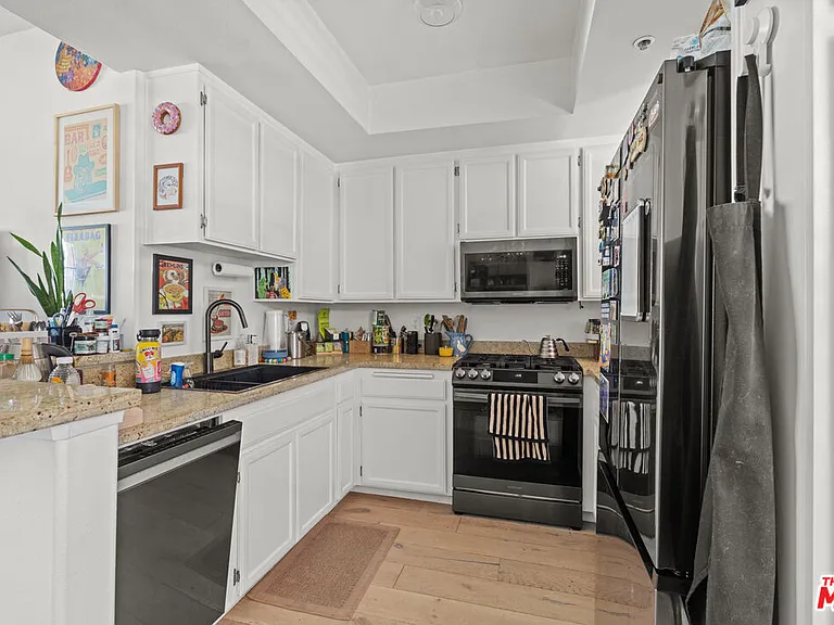 1522 S Saltair Ave #106 — Photo 10