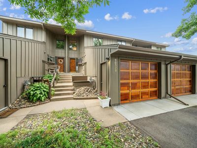 9052 Neill Lake Rd #B, Eden Prairie, MN, 55347