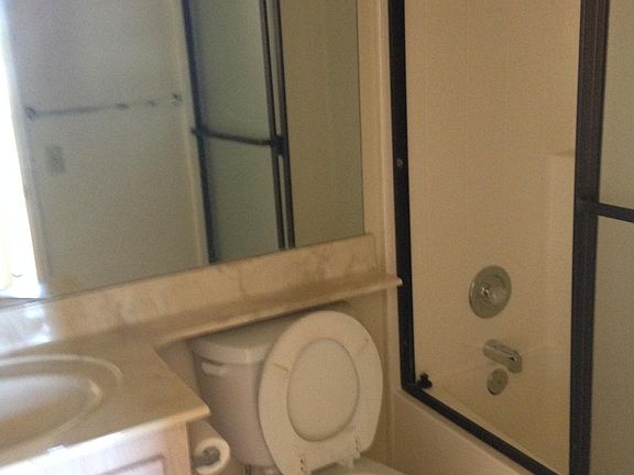 4th image of 4368 Marlborough Ave #2