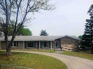 1610 Pine St, West Columbia, SC 29172