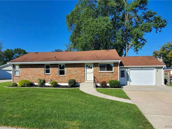 71 Sharon Pkwy, Lackawanna, NY 14218
