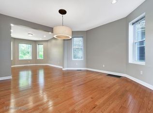 2215 W Addison St #1, Chicago, IL 60618