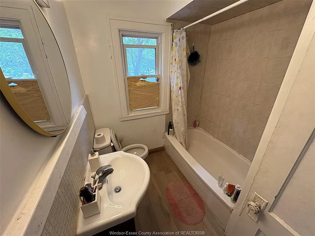 4 bed, $1,700 — Photo 3
