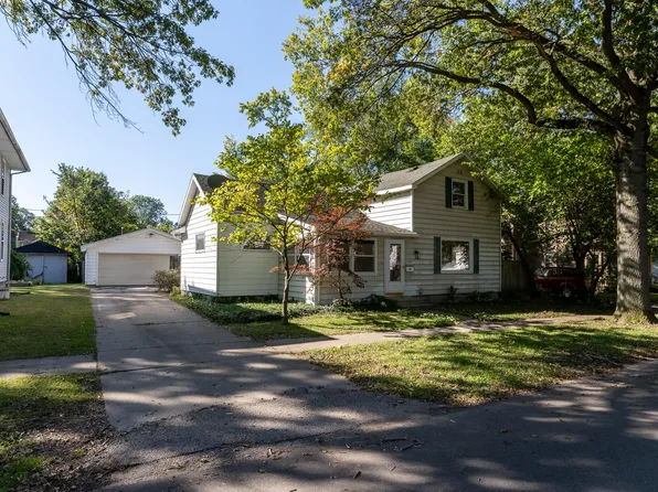 1110 Sycamore St, Niles, MI 49120