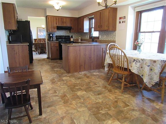 4th image of 18465 W Bend Dr