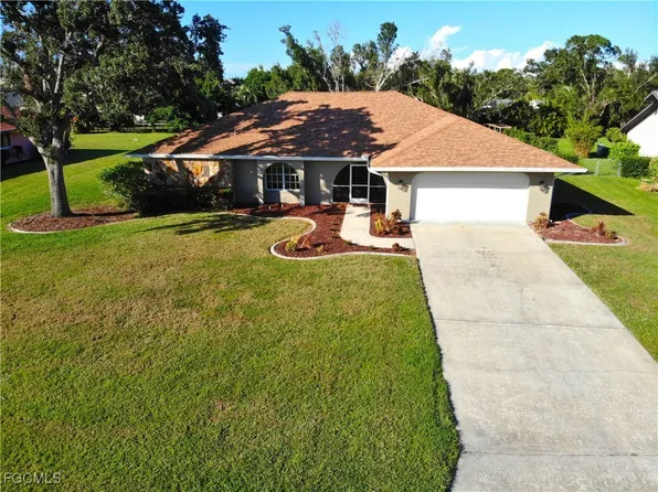 3879 Hidden Acres Cir S, North Fort Myers, FL 33903