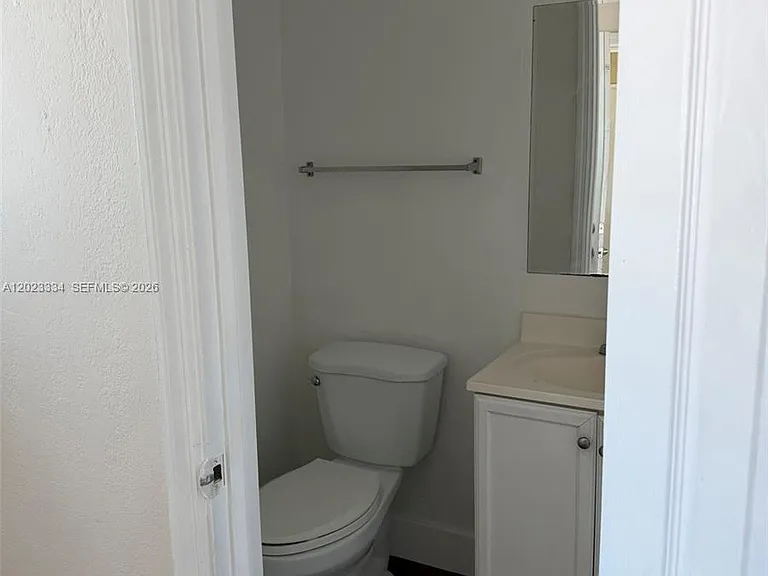 763 SW 5th St #304 — Photo 10
