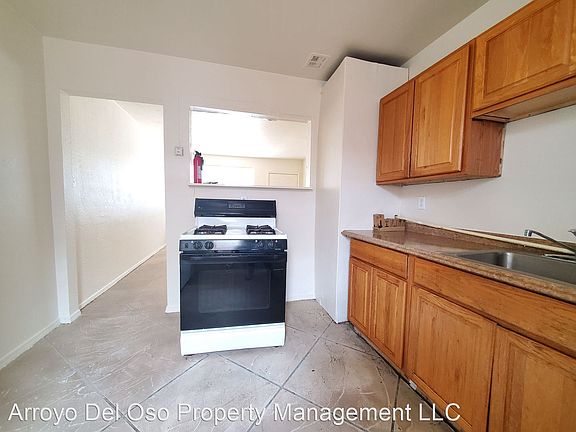 4th image of 524 Cardenas Dr SE Unit B