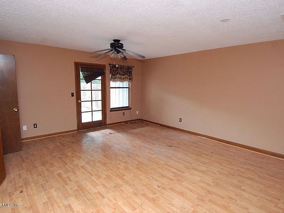 3rd image of 5614 Bennington Dr
