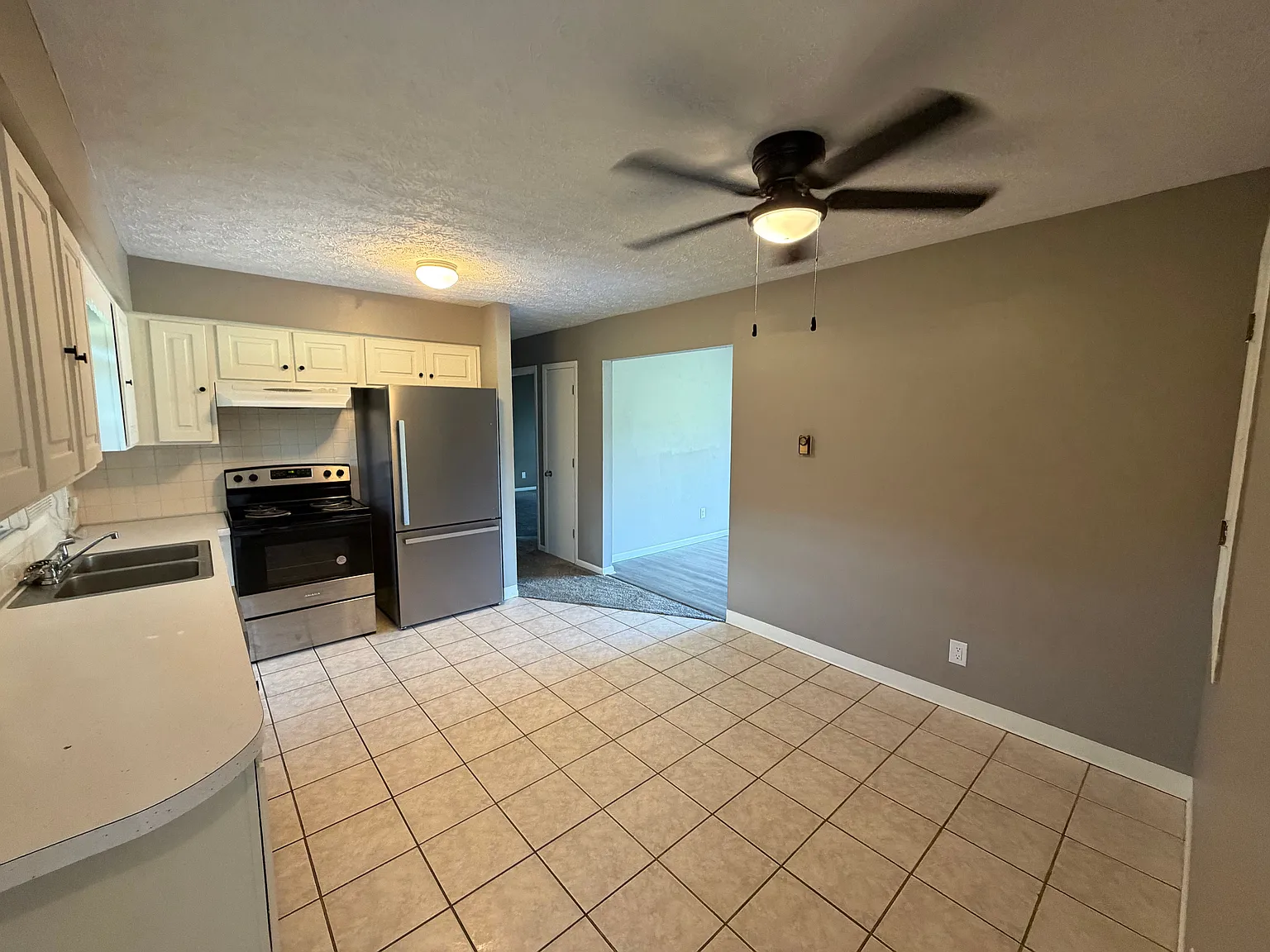 2 bed, 1.0 bath, 900 sqft, $1,500 — Photo 3