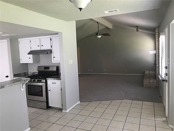 4th image of 606 Brookhollow Dr