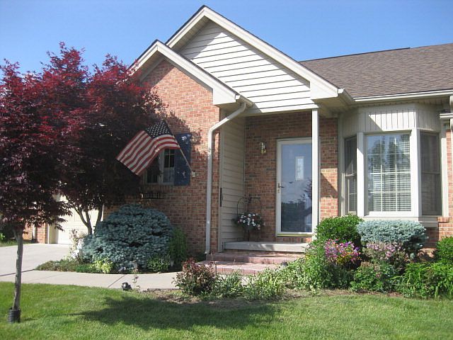 2nd image of 138 Heritage Ln