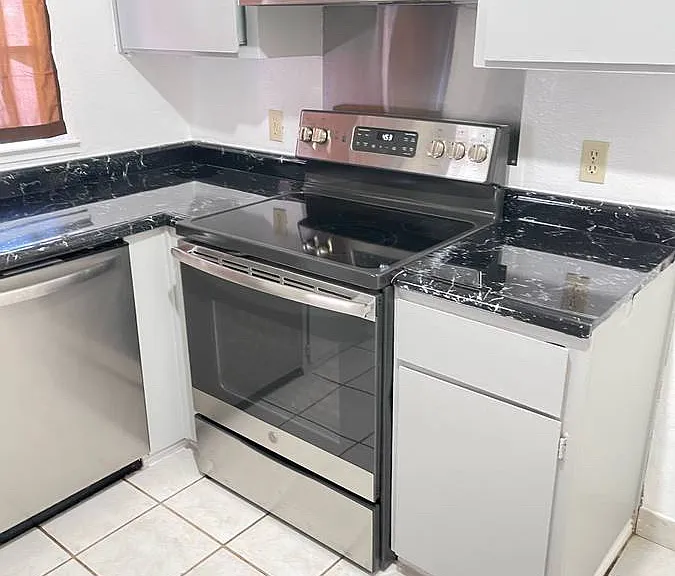 2582 Gareth Cir #B — Photo 2