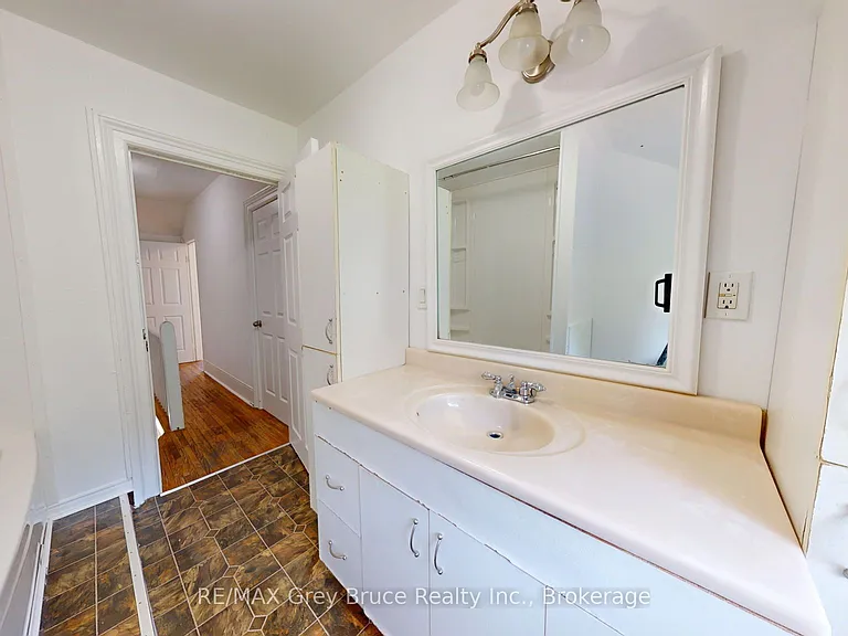 218 Denmark St — Photo 30