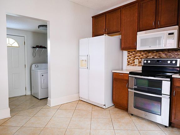 3rd image of 340 Campsie Ct