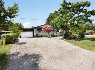 333 Coronado Dr, Tecumseh, ON N8N 2E5