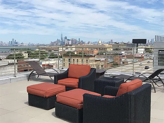 Rented by City View Living | media 11