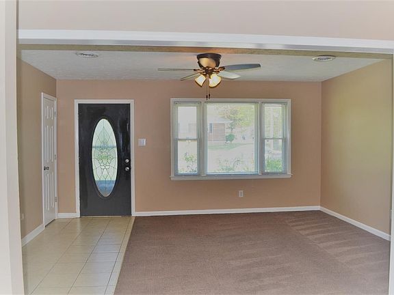 2nd image of 1550 Grant Dr