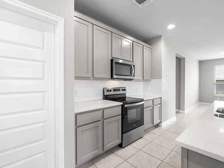 313 McLintock Rd — Photo 18