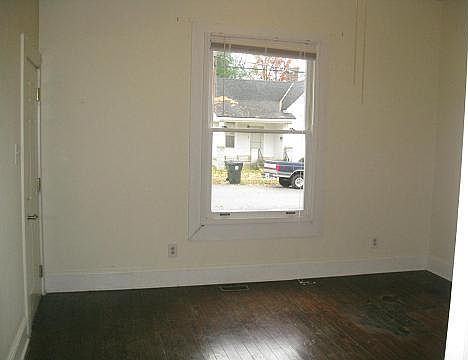 2nd image of 353 Oldham Ave #1