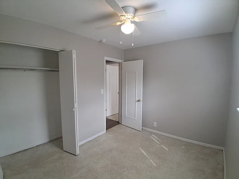 4104 Desoto Ave — Photo 6