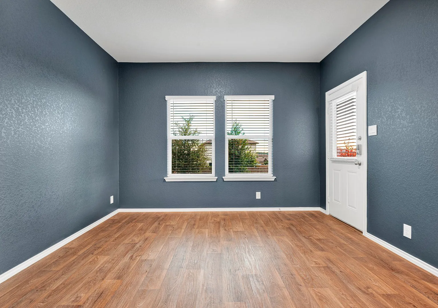 Charming 4-Bedroom Home in Redbird Ranch Resort-Style Amenities & Prime Location! — Photo 4