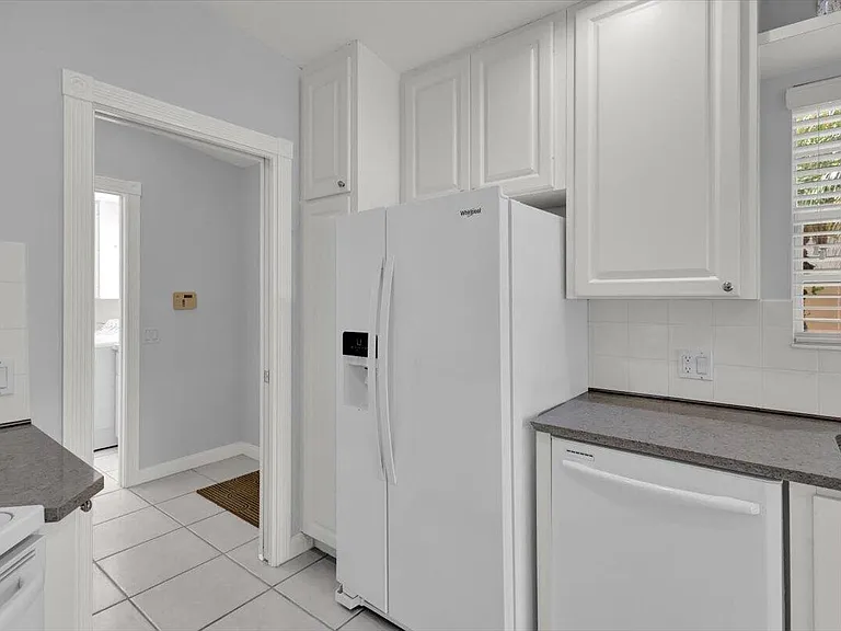 10882 SW Dardanelle Dr — Photo 7