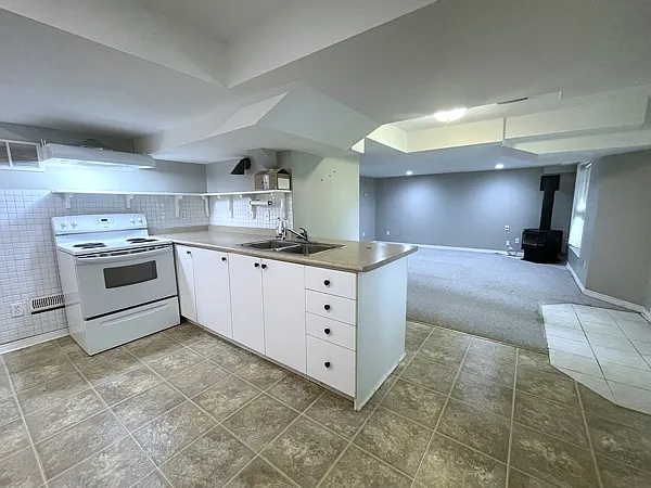 302 Livingstone St W #B — Photo 10