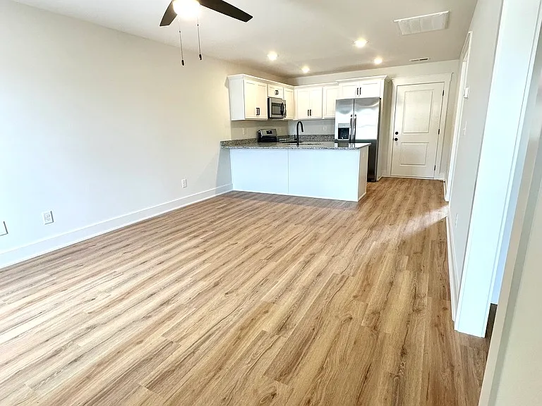 343 Woods Rd #A — Photo 2