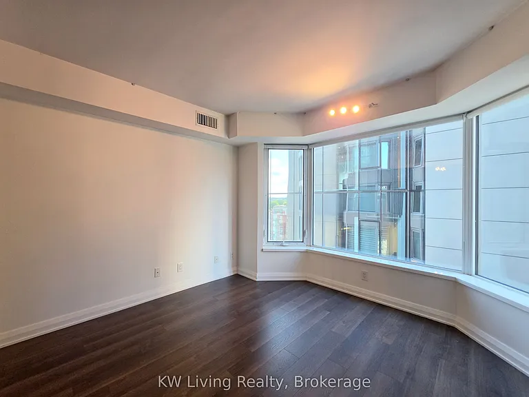 155 Yorkville Ave #905 — Photo 6
