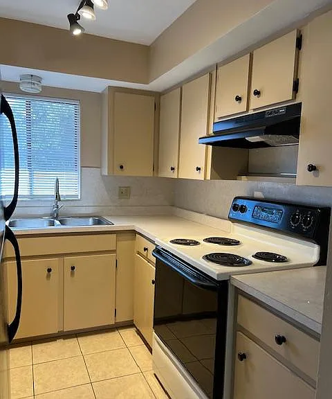714 Avenue Q SE — Photo 5