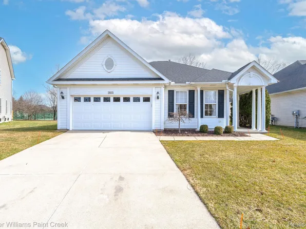 3833 Springwood Ct, Auburn Hills, MI 48326