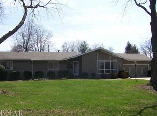 2617 Ridge Rd, Bloomington, IL 61704