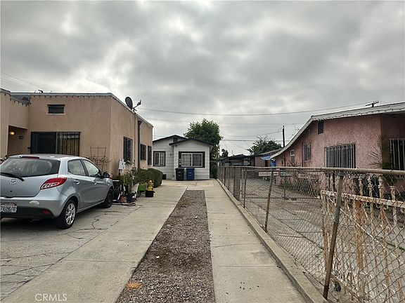 3rd image of 606 S Kern Ave
