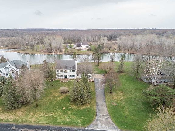 1.5 Acres of Nature!