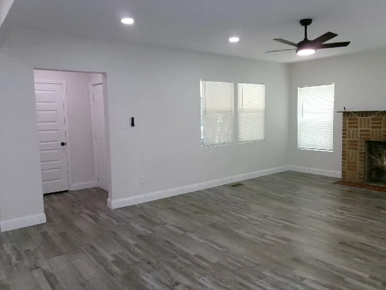 1408 W Main St — Photo 3
